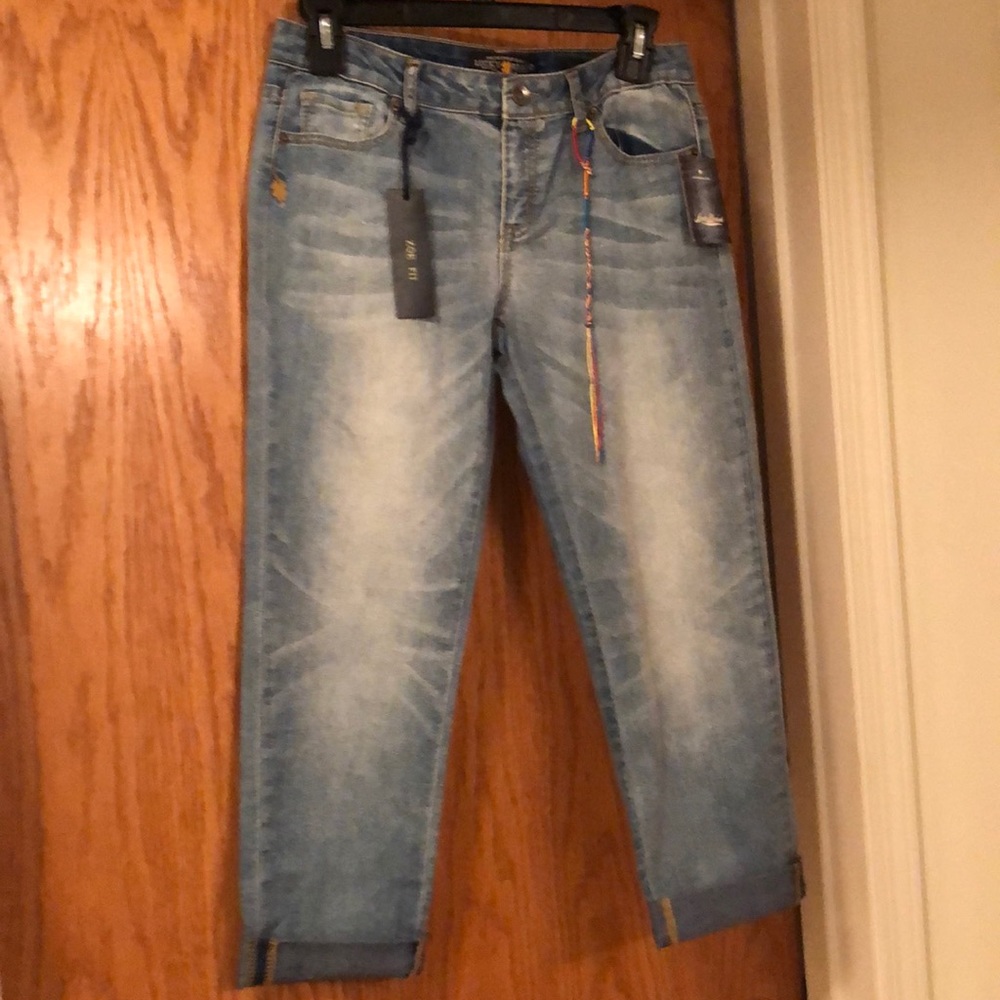 Girls’ Lucky Brand Zoe fit crop. New with tags.